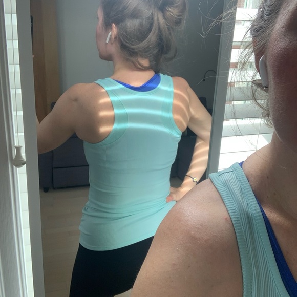 UNDER ARMOUR Tank top - Picture 2 of 5